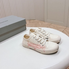 Balenciaga Low Shoes